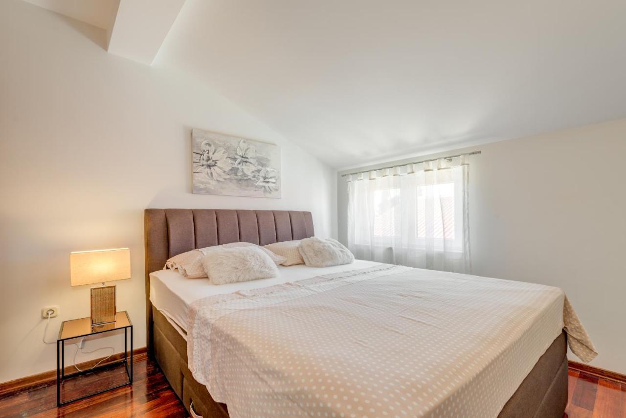 Karla Apartment Novalja