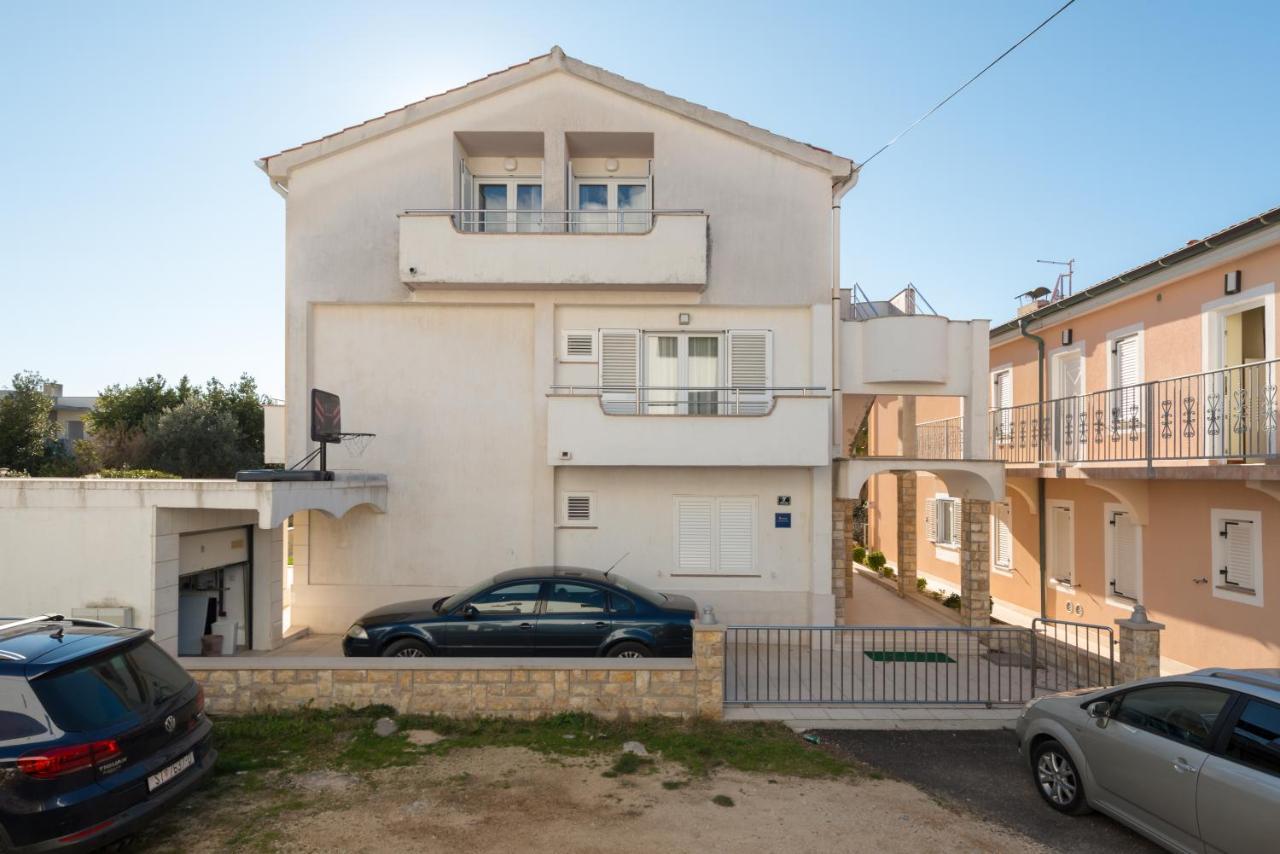 Karla Apartment *