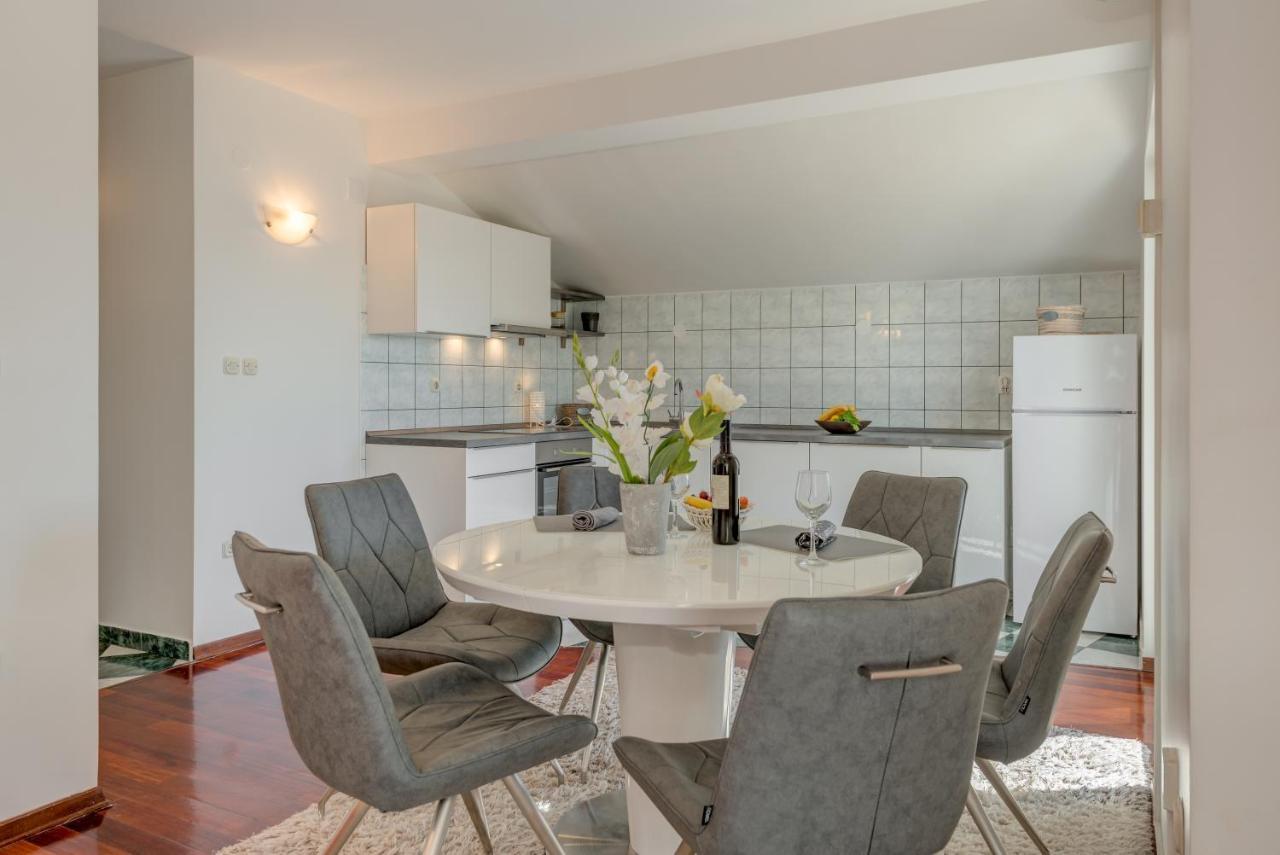 Karla Apartment Novalja